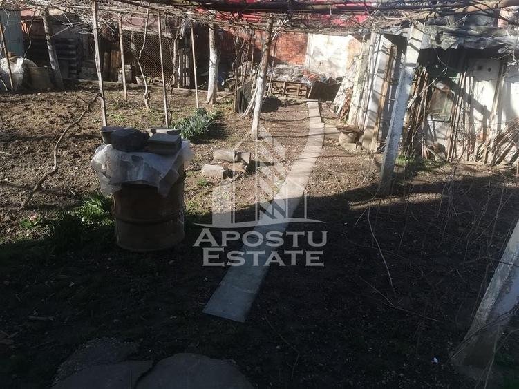 Casă individuală cu 5 camere cu Canalizare în Plopi