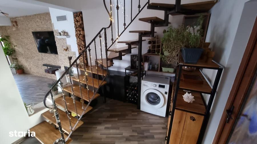 Casă cu 4 camere cu Teren 175 Mp în Central