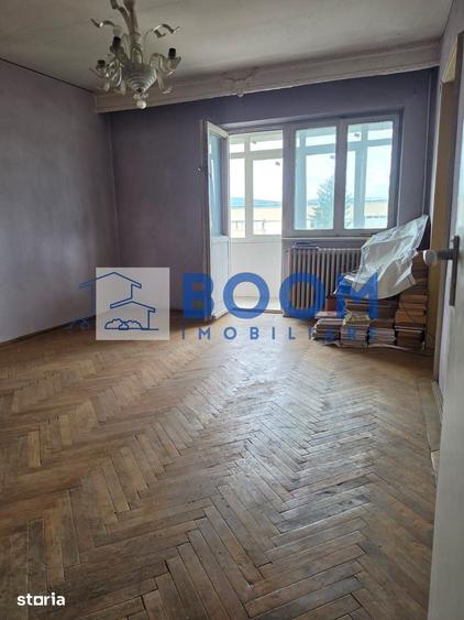 Apartament cu 4 camere decomandat în Traian
