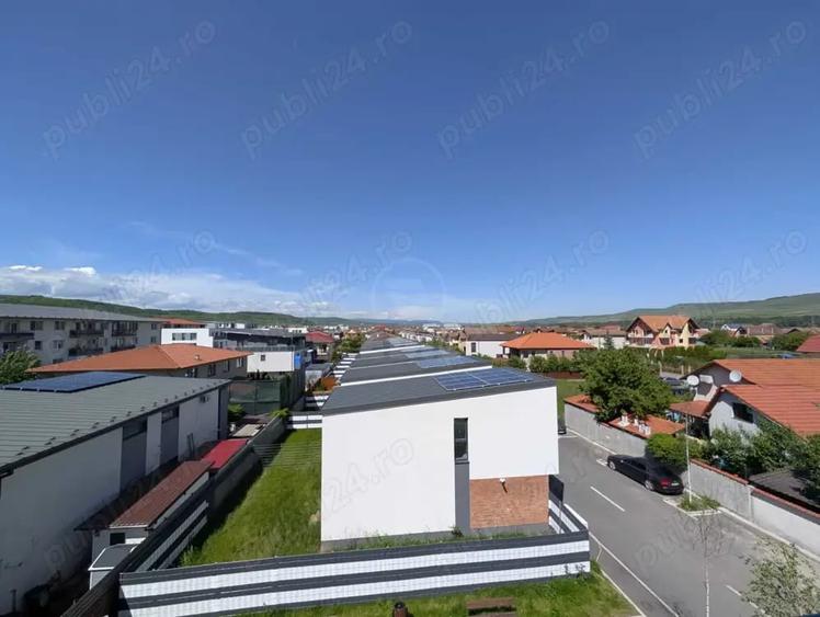 Apartament cu 3 camere semidecomandat în Florești