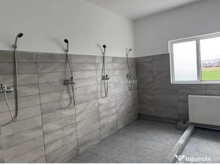 Casă cu 20 camere cu Teren 300 Mp în Central