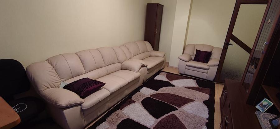 Apartament cu 4 camere decomandat în Steaua