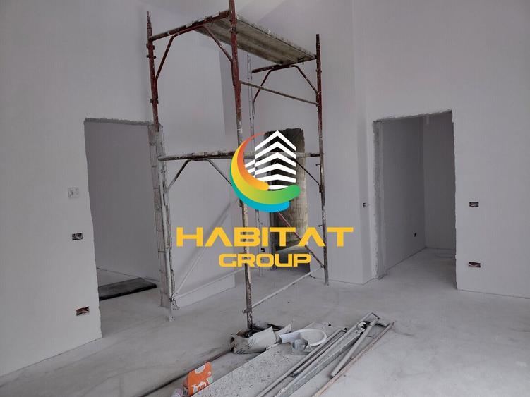 Apartament cu 5 camere decomandat în Est