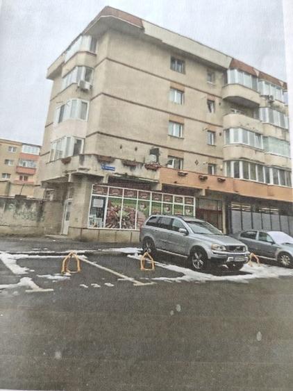 Spațiu comercial, de 150 mp, în Sânpetru