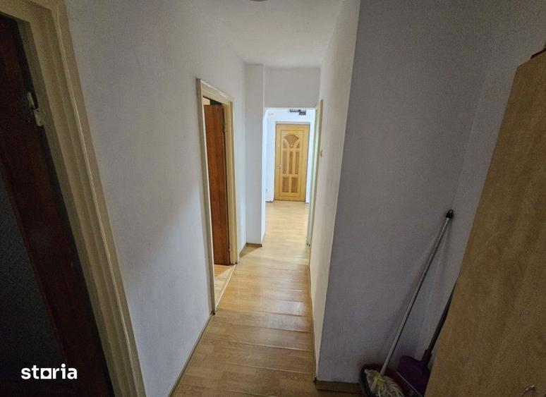 Apartament cu 3 camere, mobilat în Dacia