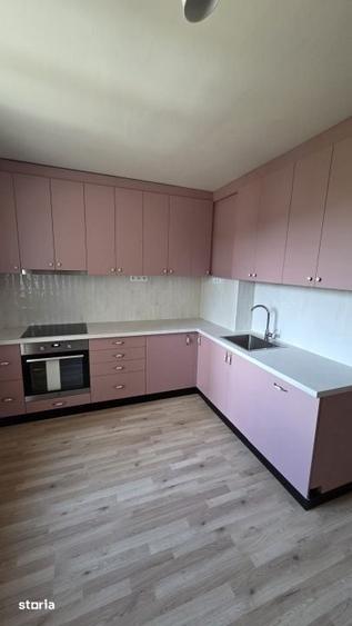 Apartament cu 3 camere decomandat în Burdea