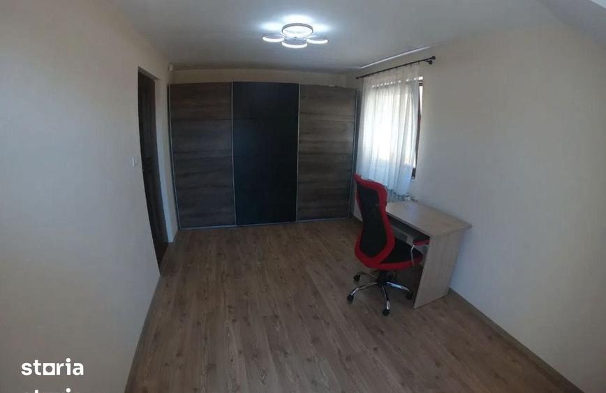 Casă cu 4 camere cu Teren 300 Mp în Dumbrăvița