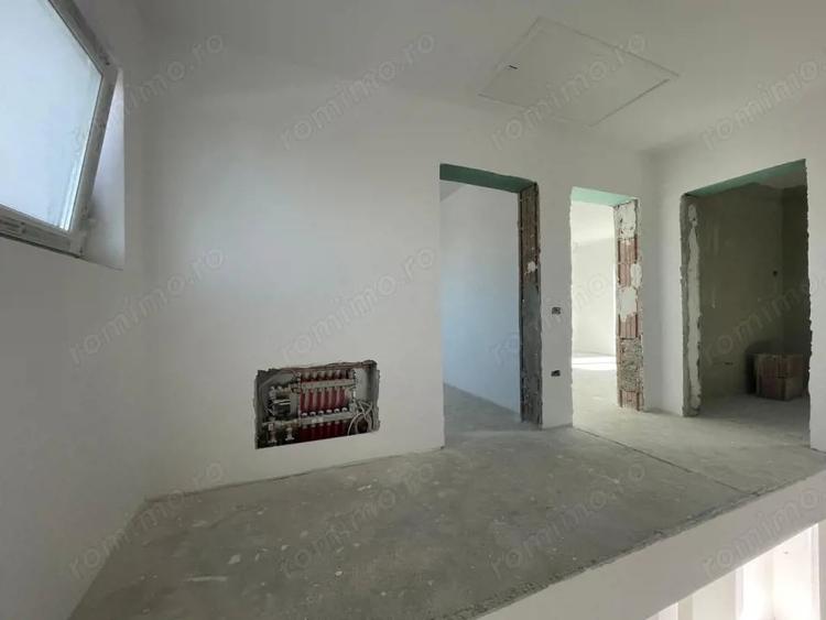 Casă cu 4 camere cu Teren 275 Mp în Urseni