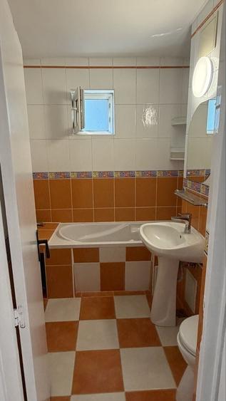 Apartament cu 3 camere în Lazaret