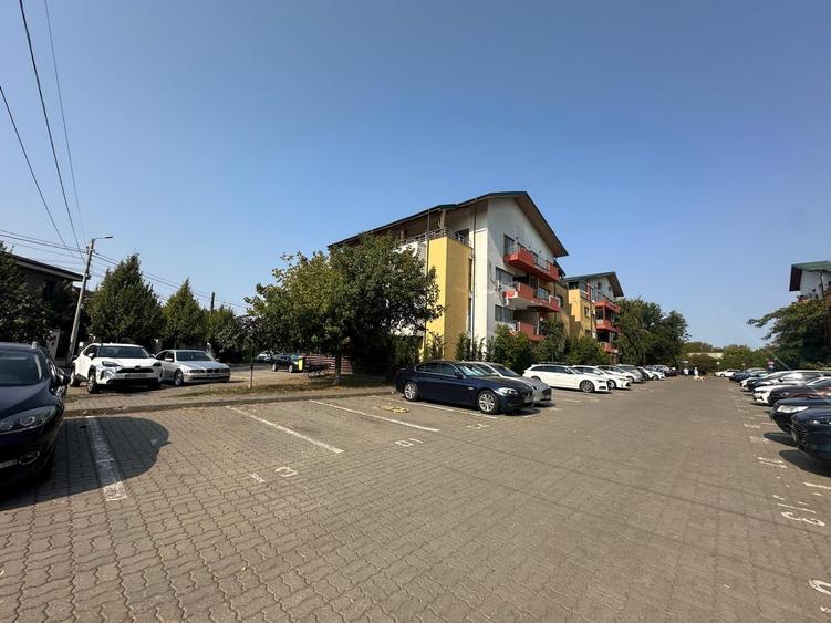 Apartament cu 3 camere semidecomandat în Otopeni