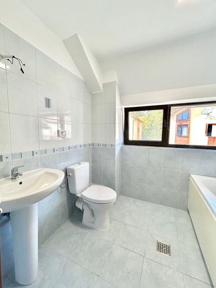 Casă cu 4 camere cu Canalizare în Corbeanca
