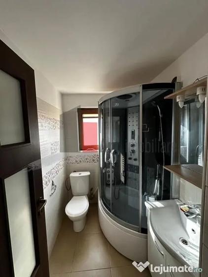 Casă cu 5 camere cu Teren 476 Mp în Dudu