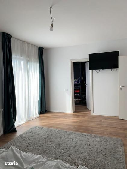 Casă cu 5 camere cu Teren 556 Mp în Exterior Vest