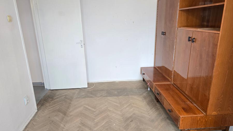 Apartament cu 2 camere semidecomandat în Piața Centrală