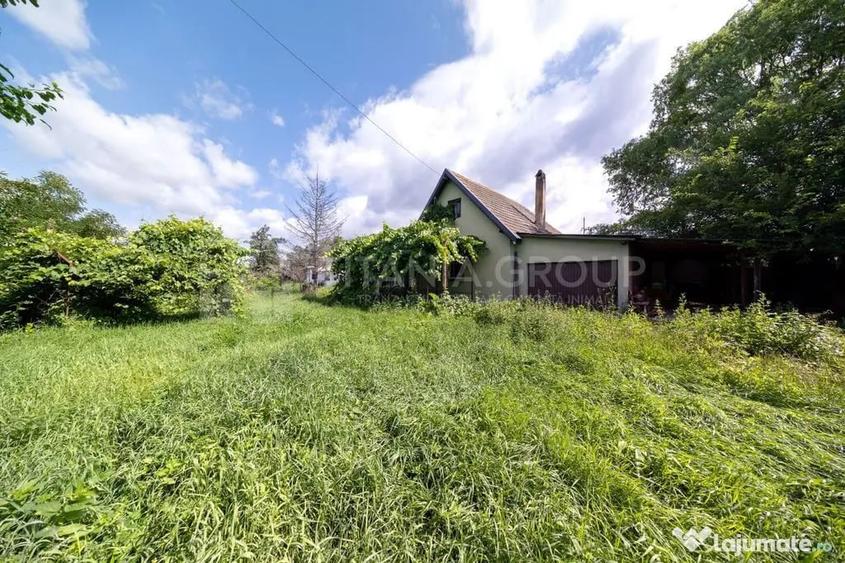 Casă cu 3 camere cu Teren 2200 Mp în Centură