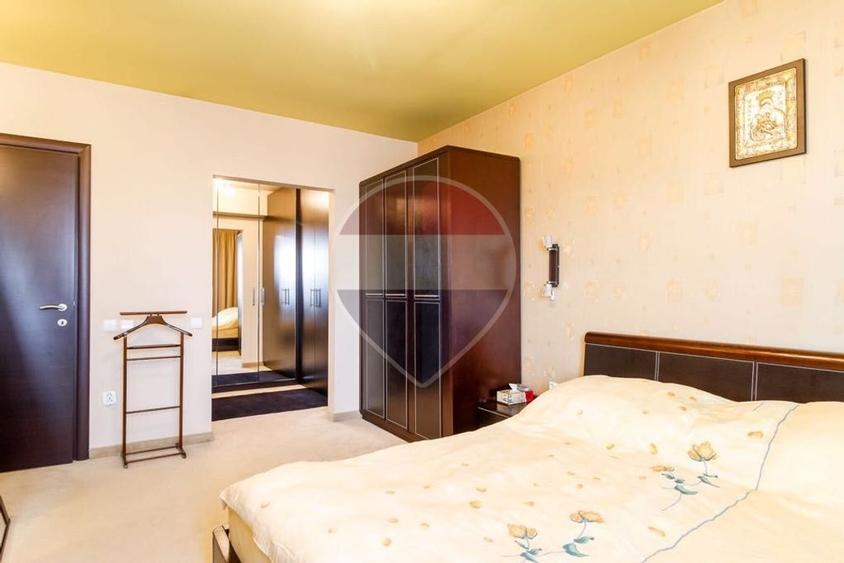 Apartament cu 6 camere semidecomandat, mobilat în Apărătorii Patriei