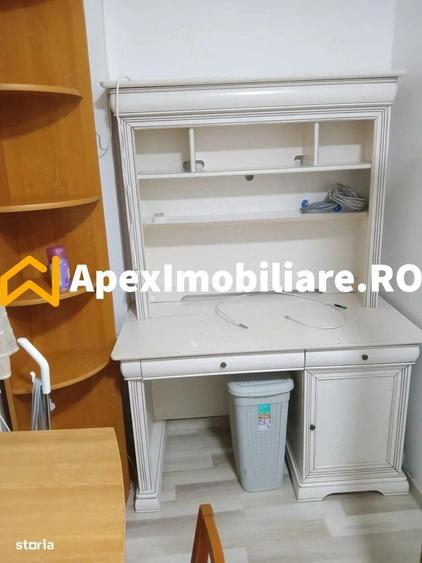 Garsonieră decomandată în Romană