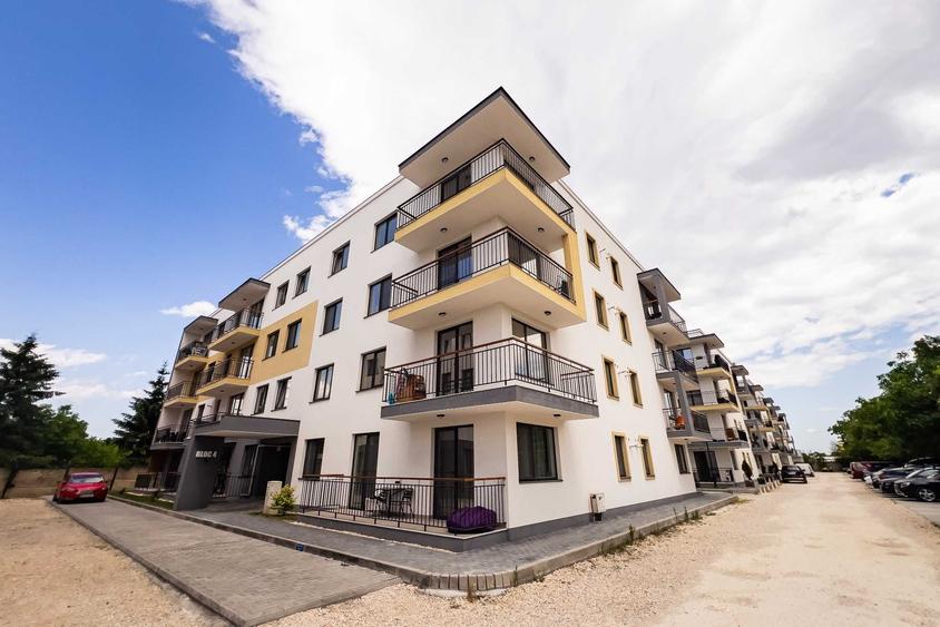 Apartament cu 3 camere semidecomandat în Sud