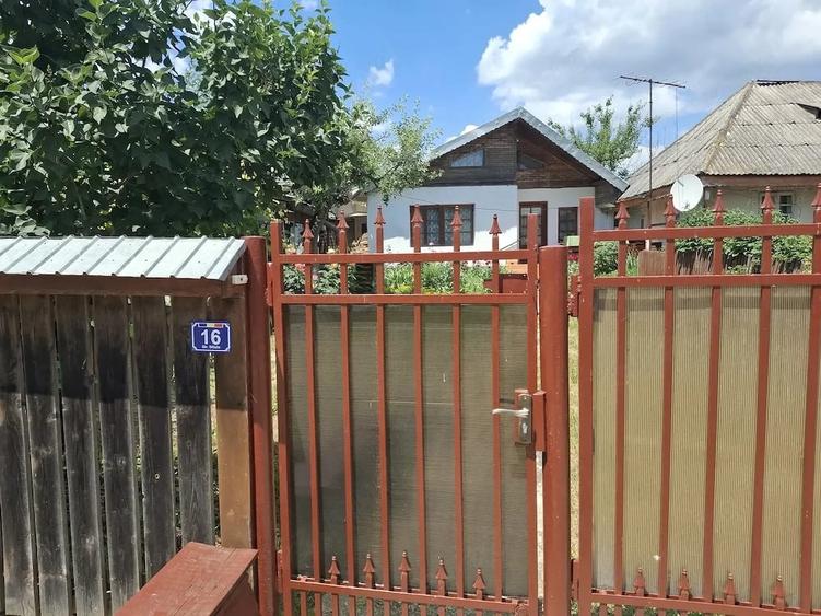 Casă cu Teren 1500 Mp în Central
