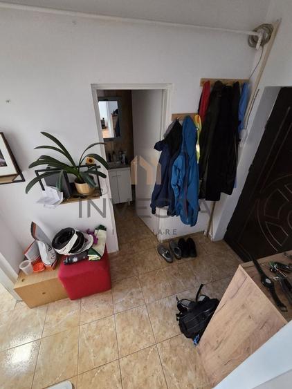 Garsonieră decomandată, mobilată în Între Lacuri
