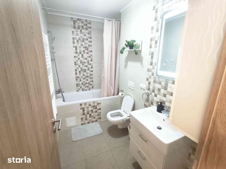Apartament cu 2 camere decomandat în Tractorul