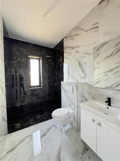 Apartament cu 2 camere decomandat în Giroc