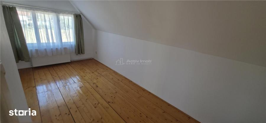 Casă cu 4 camere cu Teren 1219 Mp în Remetea Mare