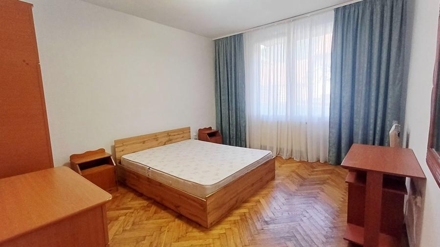 Apartament cu 2 camere semidecomandat în Schei
