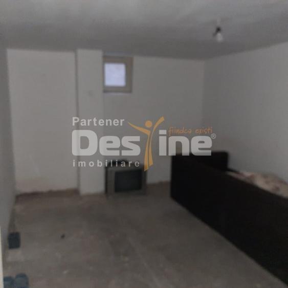 Spațiu comercial, de 155.38999938965 mp, în Tei