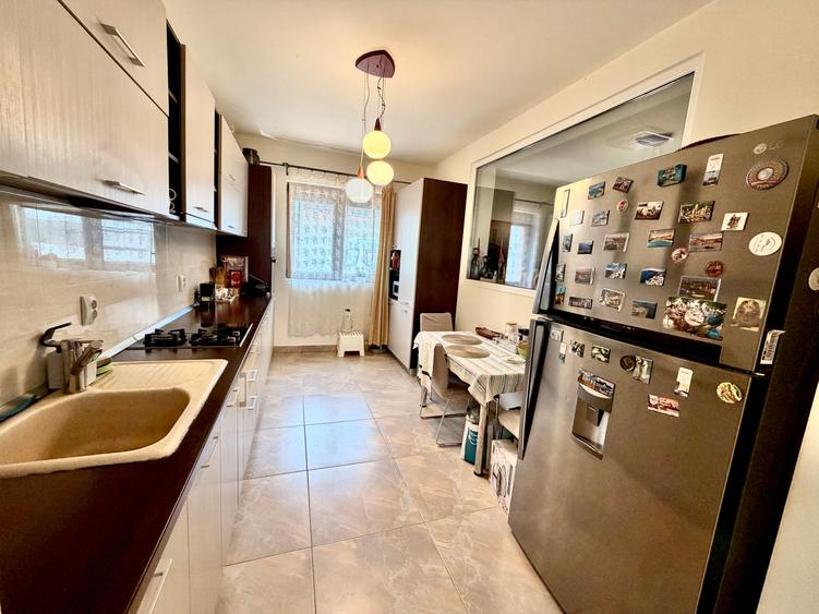 Casă individuală cu 4 camere cu Canalizare în Exterior Sud