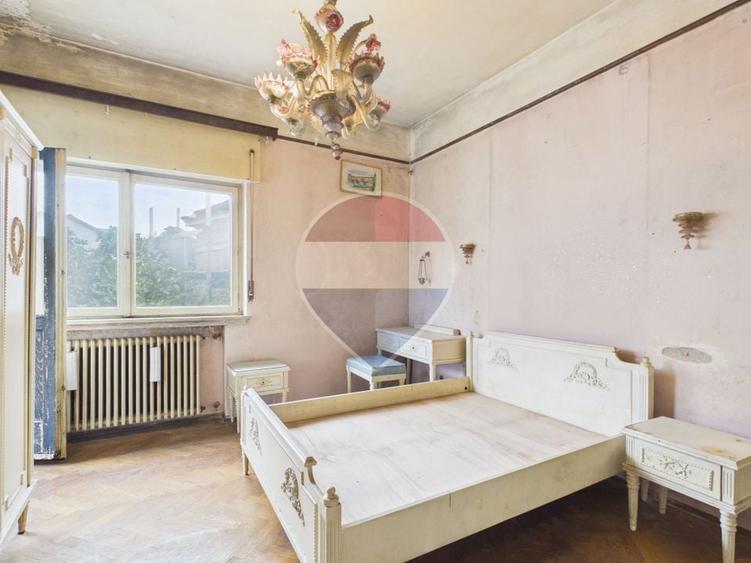 Apartament cu 4 camere semidecomandat în Ferdinand