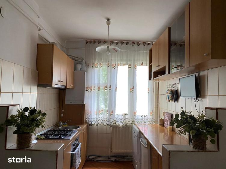 Apartament cu 3 camere semidecomandate, Centru - 6