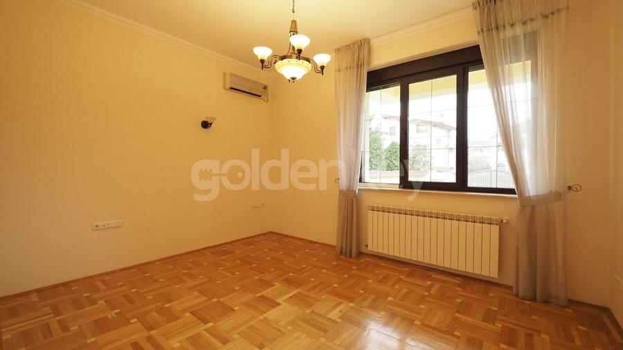 Casă individuală cu 8 camere cu Piscina în Pipera
