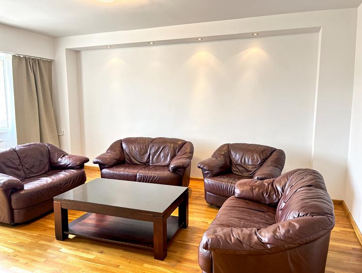 Apartament cu 2 camere decomandat în Unirii