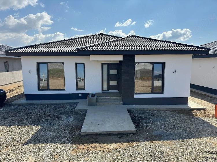 Casă cu Teren 500 Mp în Sântandrei
