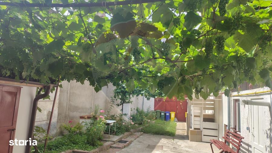 Casă cu 3 camere cu Teren 305 Mp în IAR