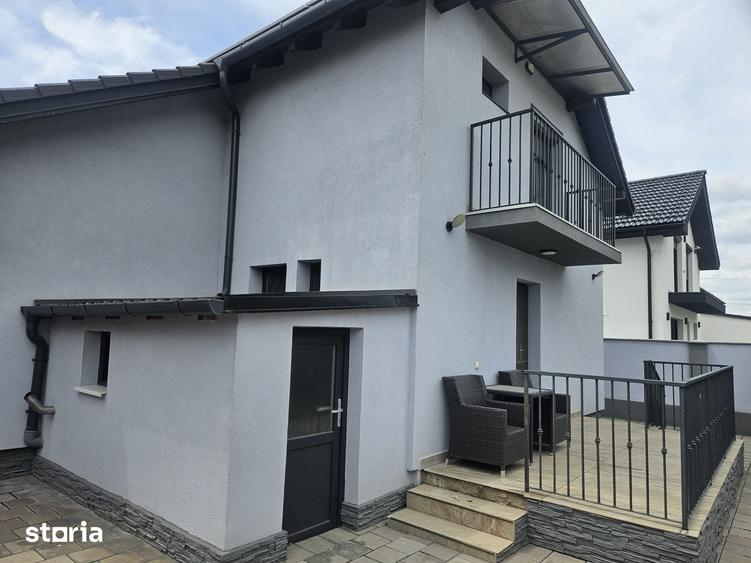 Casa Moderna cu Sistem Fotovoltaic Rontau - 6