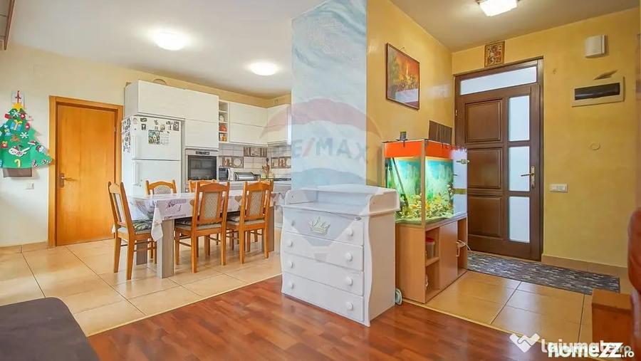 Casă cu 4 camere cu Teren 443 Mp în Tractorul