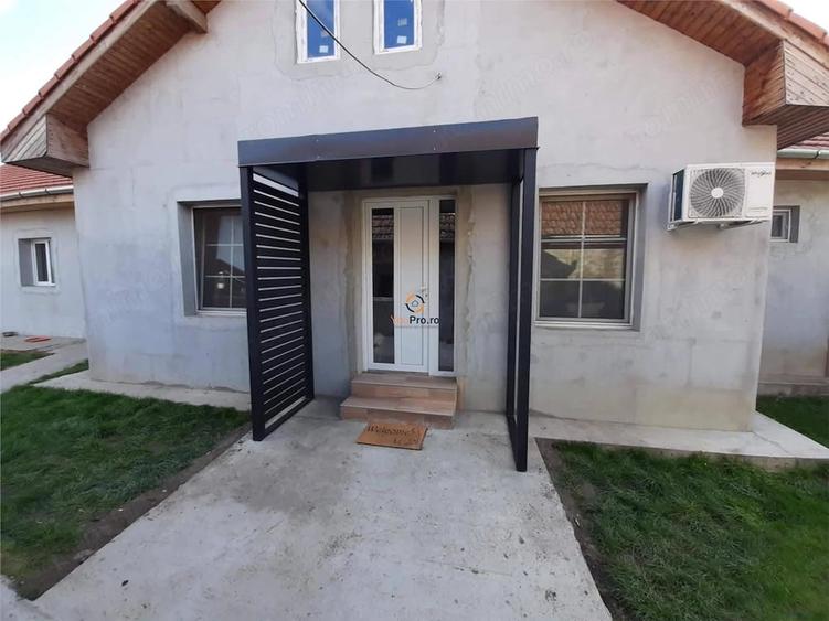 Casă cu Teren 2656 Mp în Cenei