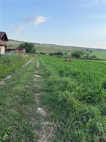 Teren Construcții extravilan de 1340 mp, în Iris