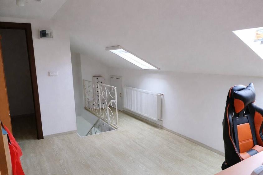 Apartament cu 3 camere decomandat, mobilat în Calea Urseni