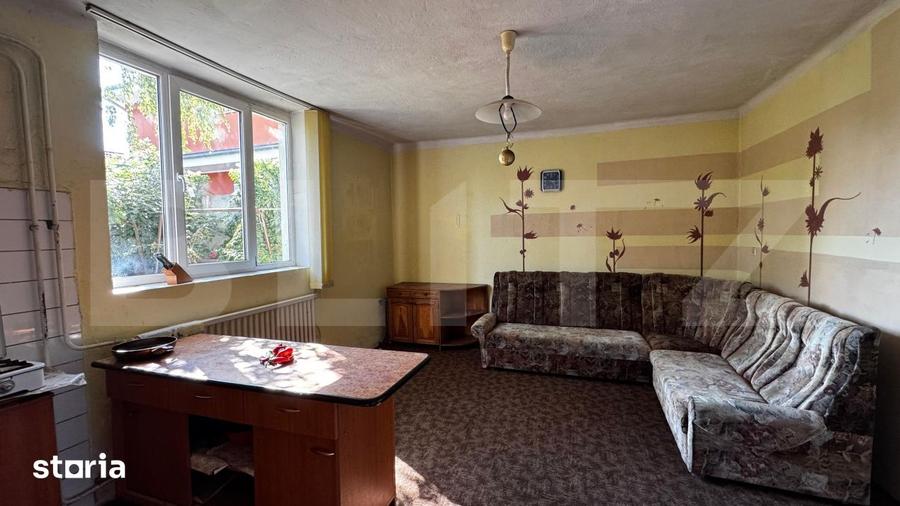 Casă cu 8 camere cu Teren 767 Mp în Lipoveni
