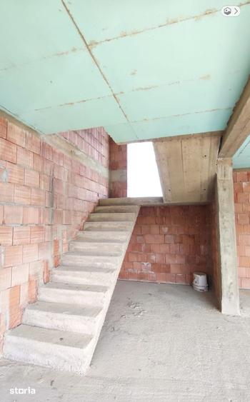 Casă cu 4 camere cu Teren 500 Mp în Poplaca