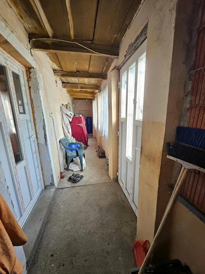Casă cu Teren 1405 Mp în Sâmbăteni
