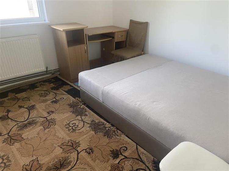 Apartament cu 2 camere decomandat, mobilat în Sud