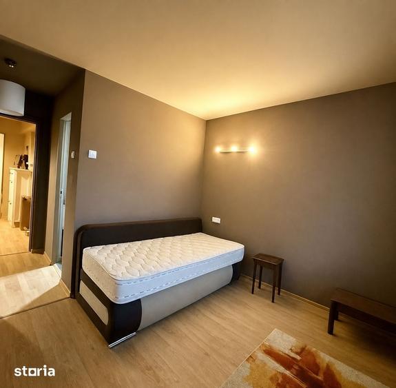 Apartament cu 4 camere decomandat în Tei