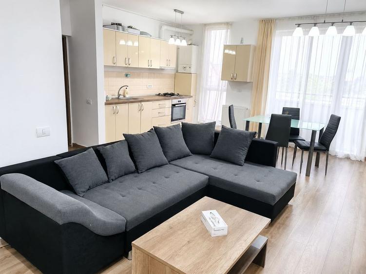 Apartament cu 2 camere decomandat în Complex Studențesc