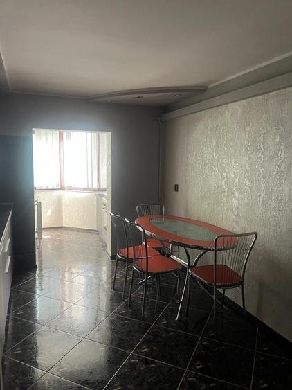 Apartament cu 2 camere decomandat în Piața Centrală