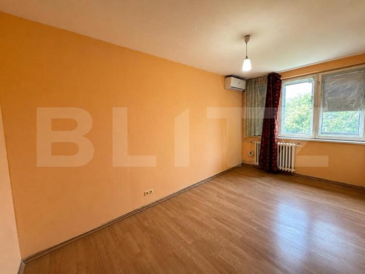 Apartament cu 2 camere decomandat în Rovine