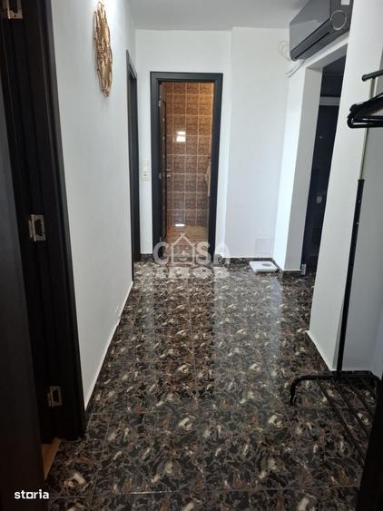 Apartament cu 3 camere în Micro 2